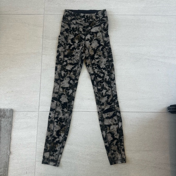 LULULEMON PRINTED LEGGINGS - Picture 1 of 2